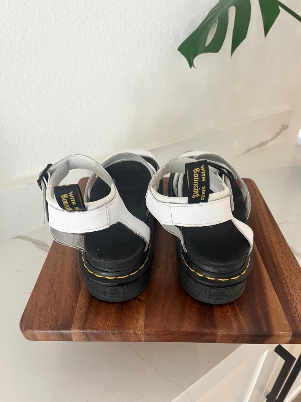 Dr. Martens Blaire white leather sandals size 9 US (7 UK) (41 EU) - Picture 3 of 4